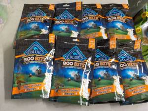 8 - 4.5 oz Bags Blue Boo Bits Dog T...
