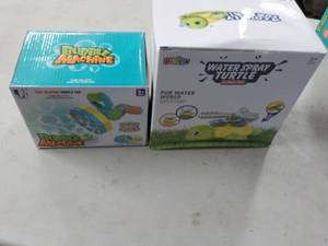 Bubble Machine and Waterspray Turtl...