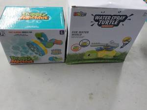 Bubble Machine and Waterspray Turtl...