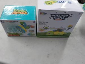 Bubble Machine and Waterspray Turtl...