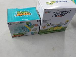 Bubble Machine and Waterspray Turtl...
