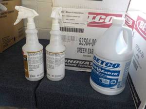 4 - 1 Gallon Jugs Betco Glass Clean...