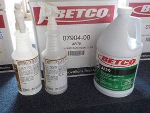 4 - 1 Gallon Jugs Betco Acid Free B...