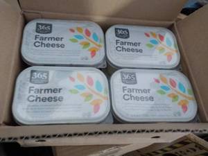 case of 8 - 16 oz Tubs Farmers Chee...