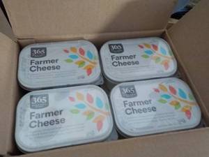 case of 8 - 16 oz Tubs Farmers Chee...