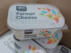 case of 8 - 16 oz Tubs Farmers Chee...