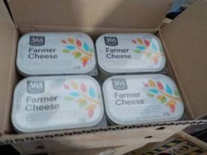 case of 8 - 16 oz Tubs Farmers Chee...