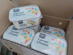 case of 8 - 16 oz Tubs Farmers Chee...