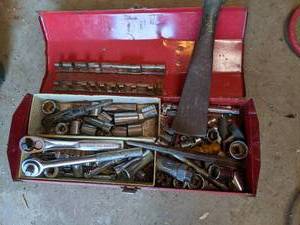 lot 13 image: Vintage Toolbox with Hand Tools (So...
