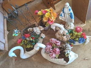 lot 25 image: Variety of Garden Decor and More ...