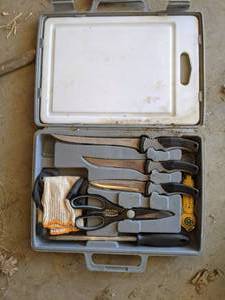 lot 35 image: Camp USA Knife Cutting Board Set S...