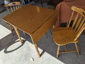 lot 55 image: Drop Leaf Table with 2 Chairs 28 X...