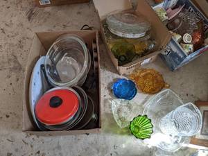 lot 76 image: (3) Boxes of Vintage Glassware, Ser...