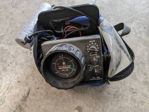 lot 87 image: Vexilar FL-8 Fish Finder in Case S...