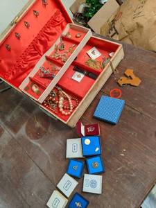 lot 97 image: Vintage Jewelry Box of Vintage Avon...