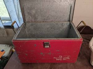 lot 107 image: Vintage Coca-Cola Cooler and Electr...