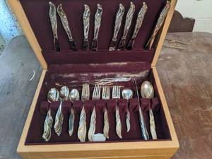 lot 111 image: Vintage Hope Chest Silverware in Ca...