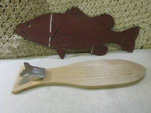 lot 25 image: (G-1) Metal Fish Decor 25 12 Long...