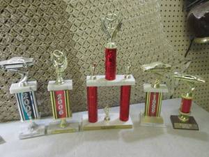 lot 52 image: (F-3) Lot of 5 Assorted Trophys Tal...