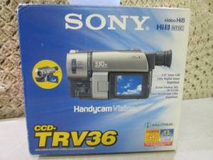 lot 73 image: (BS) Sony CCD-TRV36 Hanycam Vision ...