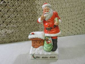 lot 79 image: (EC1) Vintage 1977 Santa Decanter...