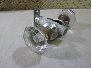 lot 80 image: (BSB) Vintage Glass Knob Door Hardw...
