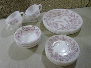lot 98 image: (F-1) 16pc Glass Set 4 each Dinner ...