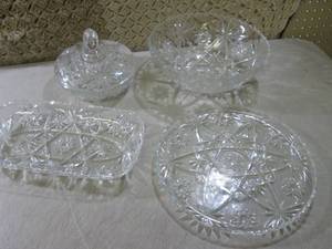 lot 100 image: (F-1) Set of 4 Glass Serving Plates...