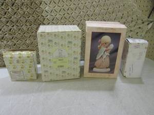 lot 124 image: (F-0) Precious Moments Porcelain Fi...