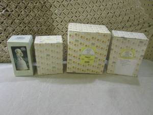 lot 126 image: (F-0) Precious Moments Porcelain Fi...