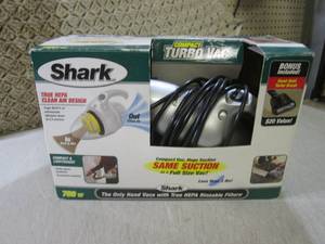 lot 136 image: (BSB) Shark Compact Turbo Vac...