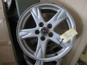 lot 150 image: (RM7) Set of 4 Pontiac Rims 17x7.5 ...