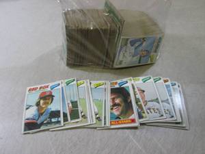 lot 178 image: (BSB) Assorted 1977 Baseball Cards...