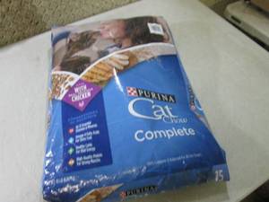 lot 203 image: (C-2) 15 Pound Bag Purina Cat Chow ...