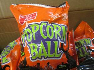 lot 231 image: (D-1) 40 Popcorn Balls Best by July...