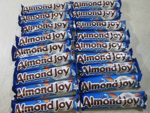 lot 250 image: (B-1) 18 Almond Joy Candy Bars Past...