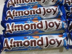 lot 251 image: (B-1) 18 Almond Joy Candy Bars Past...