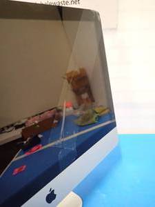 lot 104 image: Apple&nbspiMac11,2 All-in-One PC &nbspINTEL(R) CORE(TM) I3 CPU 540  3.07GHZ  8GB DDR3 RAM  500GB HD  includes IOS  includes power cable  cracked screen