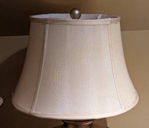 lot 5 image: Pair of Gold Table Lamps
