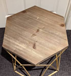 lot 4 image: Wood Topped Gold Hexagon Side Table