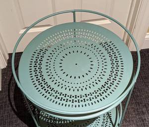 lot 10 image: Fantastic Round Teal Metal Accent Table