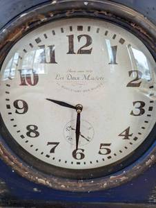 lot 16 image: Rustic Blue Mantle Clock