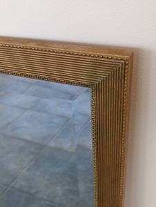 lot 18 image: Decorative Gold Wall Mirror