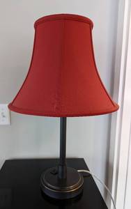 lot 28 image: Adjustable Height Bronze Table Lamp