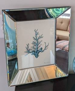 lot 30 image: Beautiful Blue Home Decor