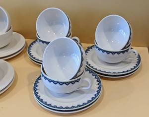 lot 31 image: Villeroy and Boch Teacups