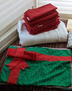 lot 37 image: Assorted Table Linens