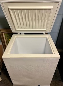 lot 98 image: Frigidaire Chest Freezer