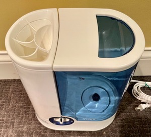 lot 80 image: Vicks Humidifier