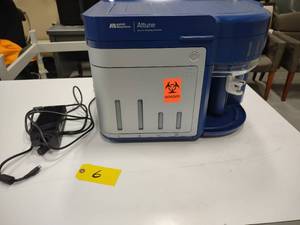 lot 6 image: Applied Biosystems Attune Acoustic ...
